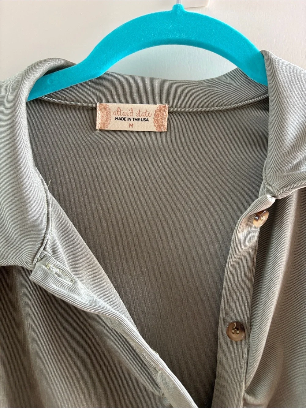 NWT Altar'd State Sage Green Ruched Button-Front Collared Top - Picture 3 of 4